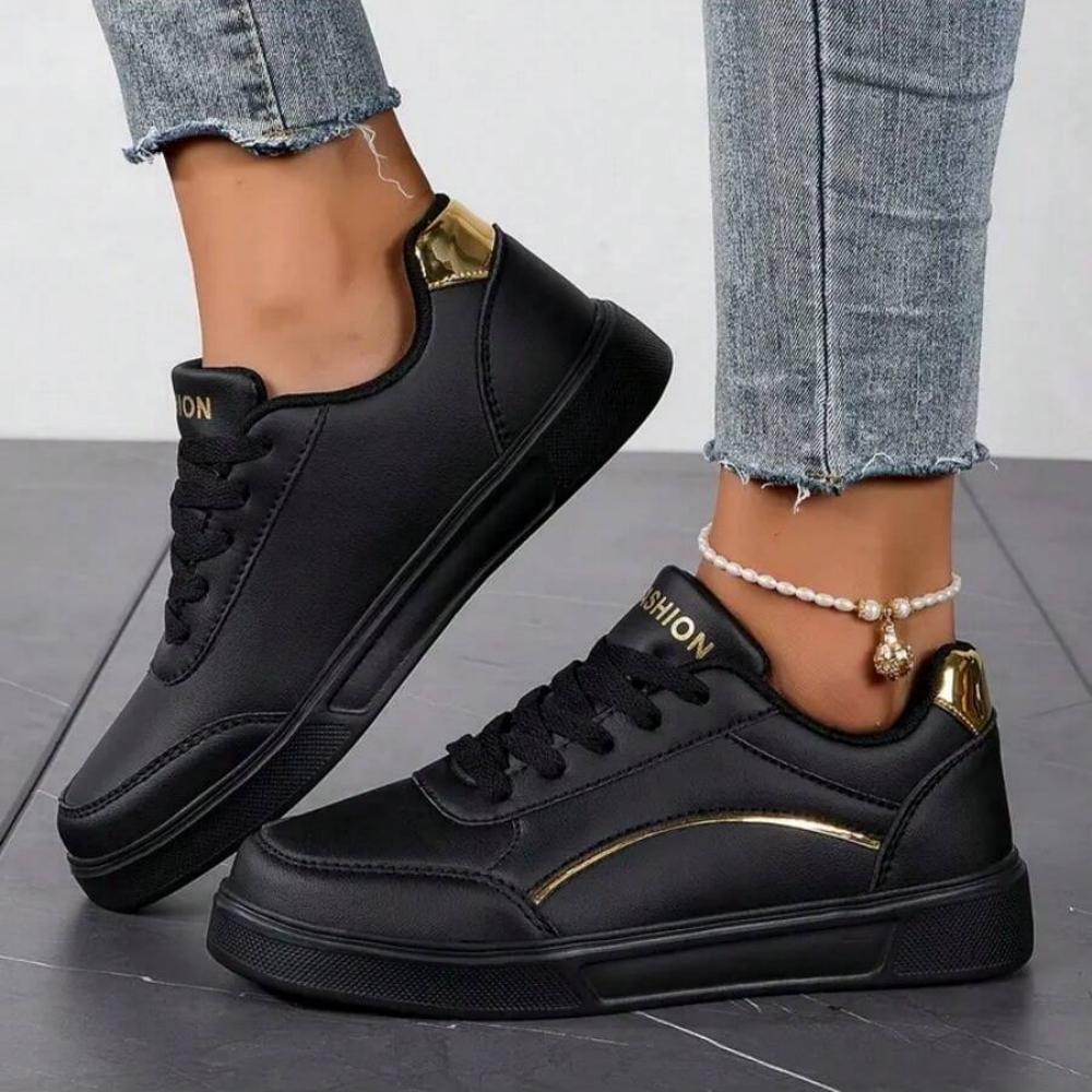 Women White Casual Sneakers, L - огляд і ціна Running Gear Shoes